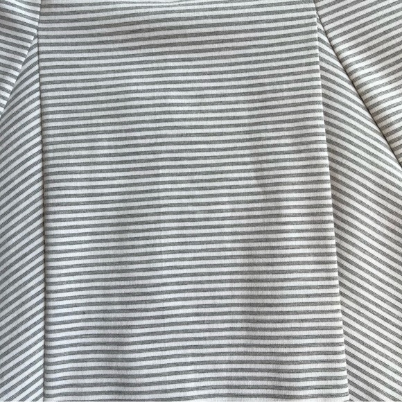 Michael Michael Kors Women’s size 2 Gray Striped A-Line Flare Mini Skirt - Picture 4 of 9